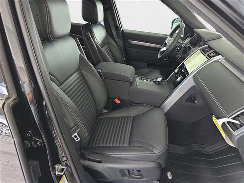 New 2025 Land Rover Discovery Dynamic SE AWD/4WD image 10