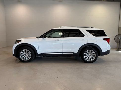 Used 2025 Ford Explorer Platinum w/ LUX Leather Package AWD/4WD image 4