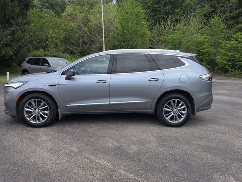 Used 2024 Buick Enclave Avenir w/ Avenir Technology Package AWD/4WD image 11