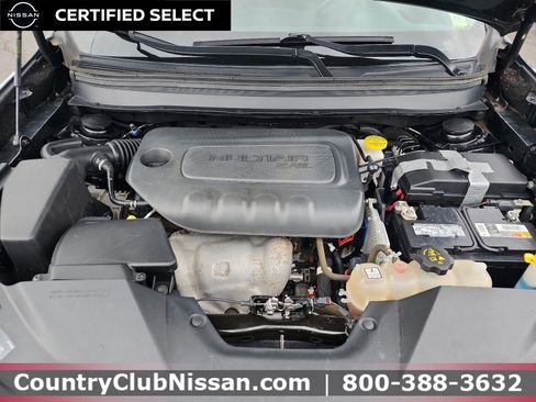 Used 2020 Jeep Cherokee Latitude Plus w/ Cold Weather Group AWD/4WD image 33