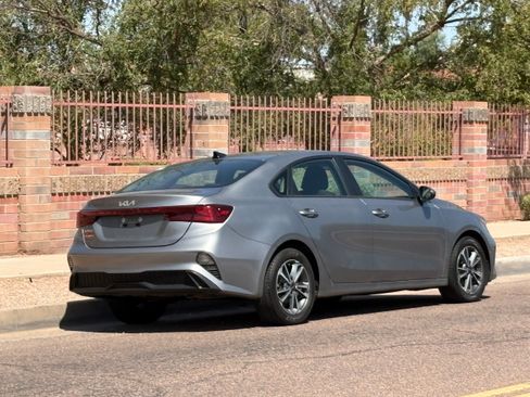 Used 2020 Kia Forte LXS FWD image 10
