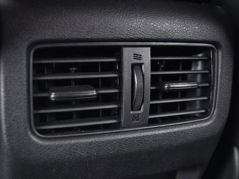 Used 2024 Nissan Rogue SV image 21