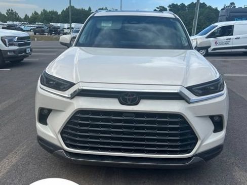 Used 2024 Toyota Grand Highlander FWD image 1
