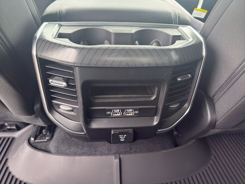 New 2026 RAM 1500 Big Horn AWD/4WD image 32