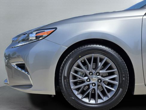 Used 2018 Lexus ES 350 w/ Premier Package FWD image 39
