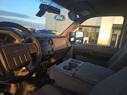 Used 2014 Ford F250 XL w/ Power Equipment Group image 17