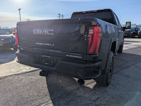 Used 2025 GMC Sierra 3500 Denali Ultimate AWD/4WD image 4
