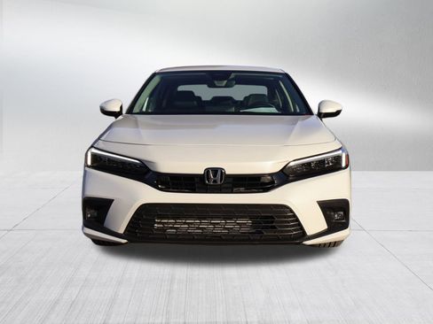 Used 2024 Honda Civic Touring image 2