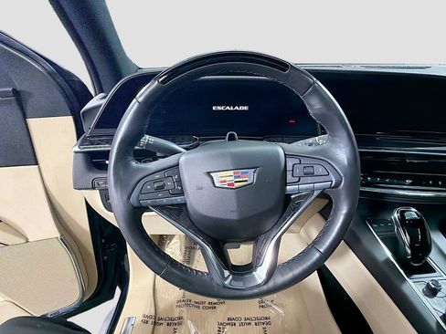 Used 2023 Cadillac Escalade Premium Luxury AWD/4WD image 13
