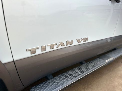 Used 2018 Nissan Titan Platinum Reserve w/ Platinum Utility Package image 16