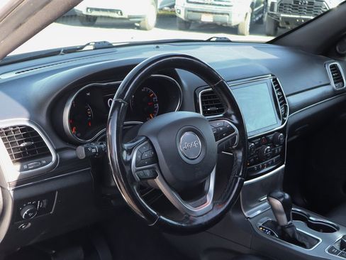 Used 2020 Jeep Grand Cherokee Limited image 17