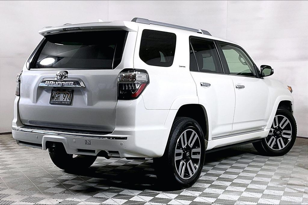 Used 2022 Toyota 4Runner Limited AWD/4WD image 10