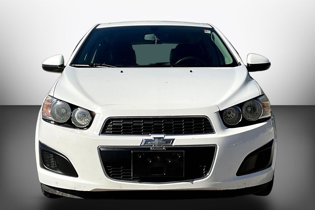 Used 2015 Chevrolet Sonic LT FWD image 2