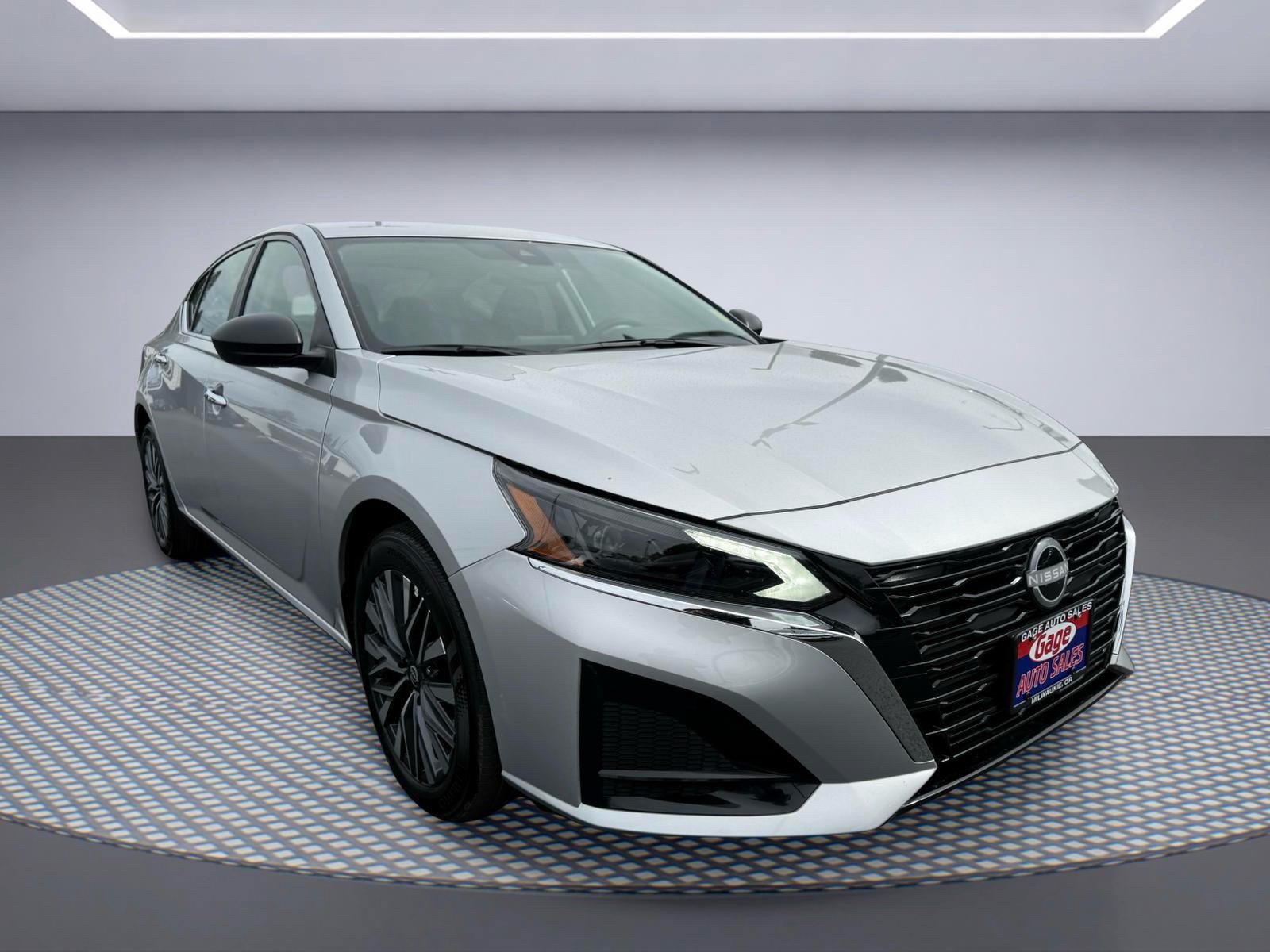 Used 2025 Nissan Altima 2.5 SV AWD/4WD image 9