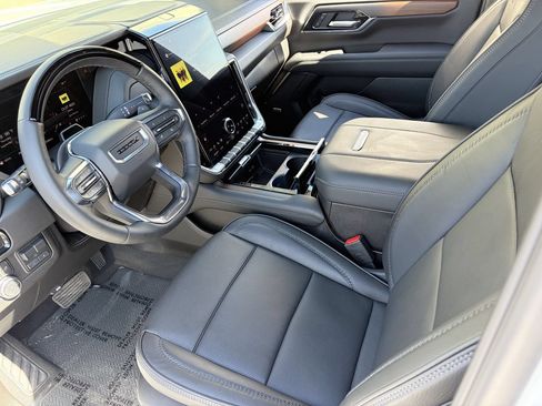 Used 2026 GMC Yukon XL Denali w/ Denali Reserve Package AWD/4WD image 18