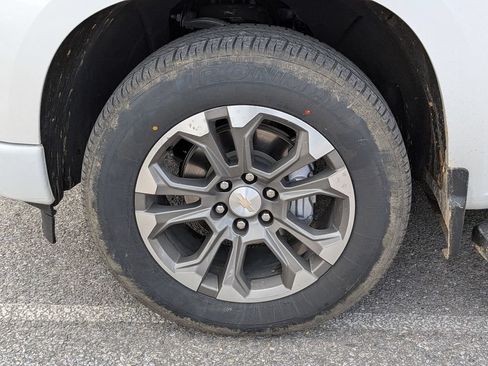 Used 2024 Chevrolet Silverado 1500 High Country AWD/4WD image 10