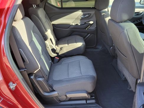 Used 2022 Chevrolet Traverse LT image 11