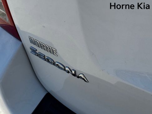Used 2012 Kia Sedona LX image 30