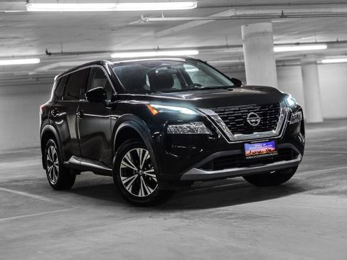 Used 2021 Nissan Rogue SV AWD/4WD image 4