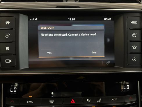 Used 2018 Jaguar XE Prestige AWD/4WD image 44