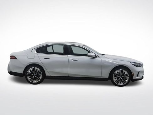 Used 2026 BMW 530i xDrive w/ Premium Package AWD/4WD image 6