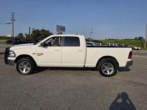 Used 2019 RAM 1500 Classic SLT AWD/4WD image 4