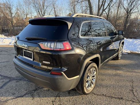 Used 2019 Jeep Cherokee Latitude Plus w/ Comfort/Convenience Group image 4