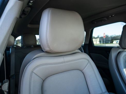 Used 2020 Lincoln Corsair AWD w/ Premium Package image 18