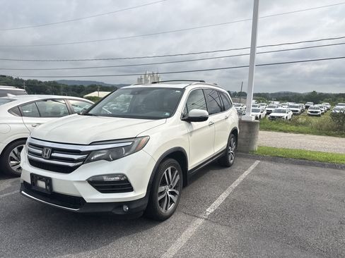 Used 2016 Honda Pilot Touring image 8
