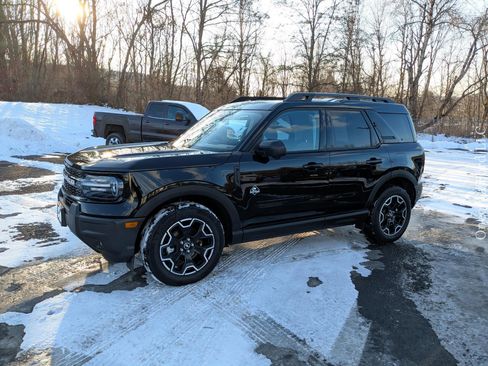 Used 2025 Ford Bronco Sport Outer Banks w/ Outer Banks Tech Package+ image 1