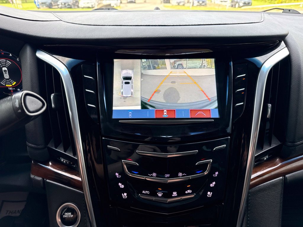 Used 2018 Cadillac Escalade Luxury AWD/4WD image 17