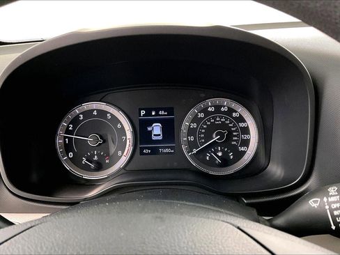 Used 2020 Hyundai Venue SEL image 12