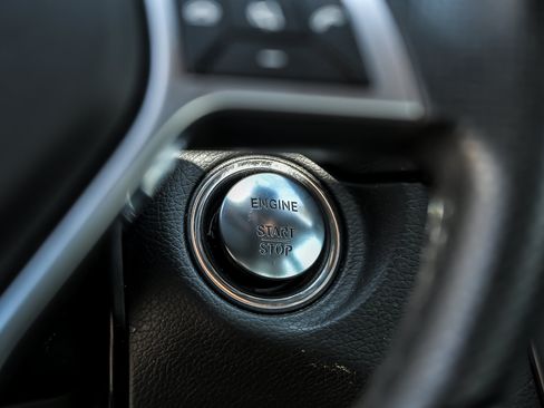 Used 2013 Mercedes-Benz C 300 4MATIC Sedan image 29