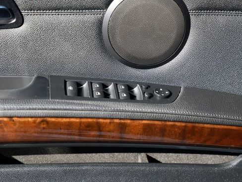 Used 2011 BMW 335i Convertible image 44