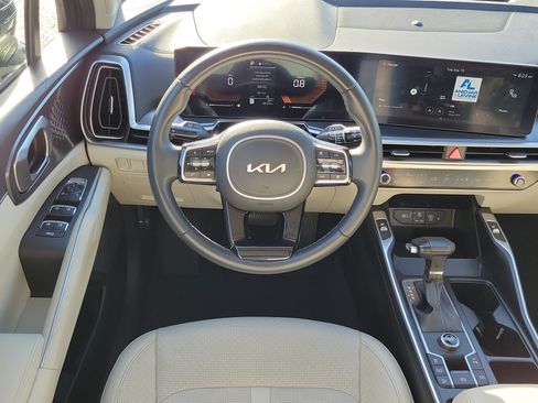 Used 2024 Kia Sorento S w/ Panoramic Sunroof Package FWD image 15