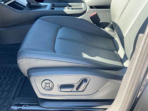 Certified 2025 Audi Q3 2.0T Premium w/ Convenience Package image 14