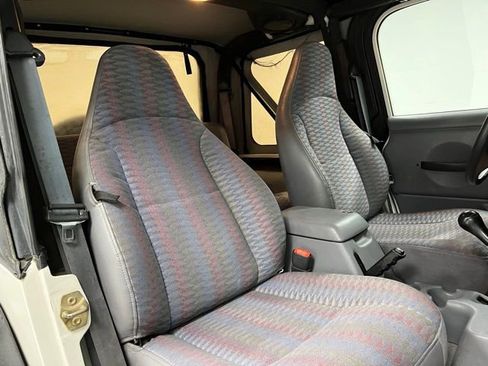 Used 1998 Jeep Wrangler Sport image 40