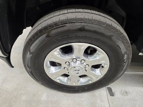 Used 2024 RAM 2500 Big Horn AWD/4WD image 10