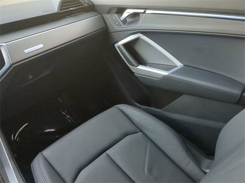 Used 2022 Audi Q3 2.0T Premium Plus w/ Premium Plus Package image 16