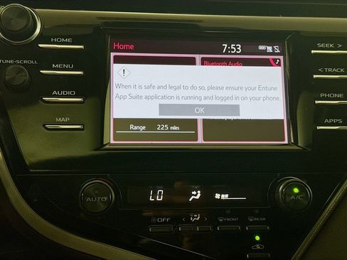 Certified 2019 Toyota Camry SE image 13