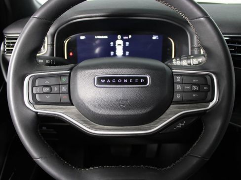 Used 2024 Jeep Wagoneer Series II w/ Flexible Seating Group RWD image 20