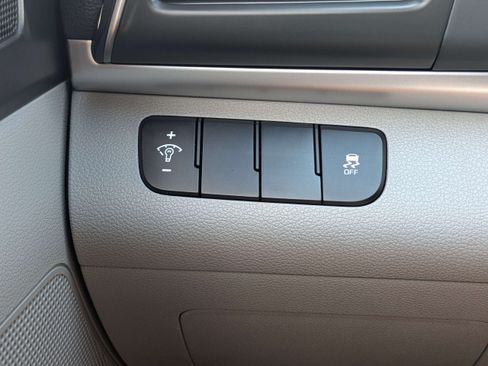 Used 2019 Hyundai Elantra SE FWD image 21