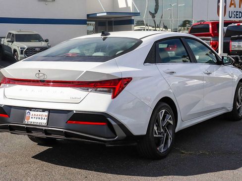 New 2026 Hyundai Elantra Limited FWD image 7