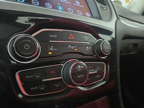 Used 2023 Chrysler 300 Touring L w/ Popular Equipment Group image 28