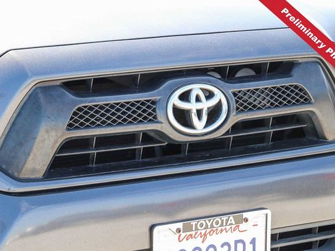 Used 2015 Toyota Tacoma PreRunner w/ TRD Sport Package RWD image 5