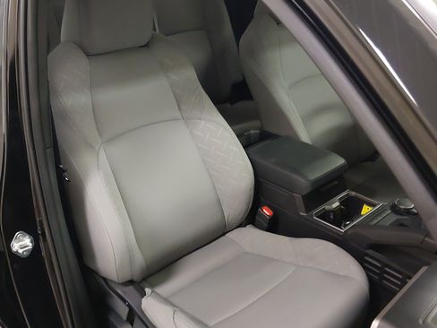 Used 2025 Toyota Tacoma SR5 AWD/4WD image 27