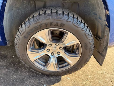 Used 2019 RAM 1500 Laramie AWD/4WD image 46