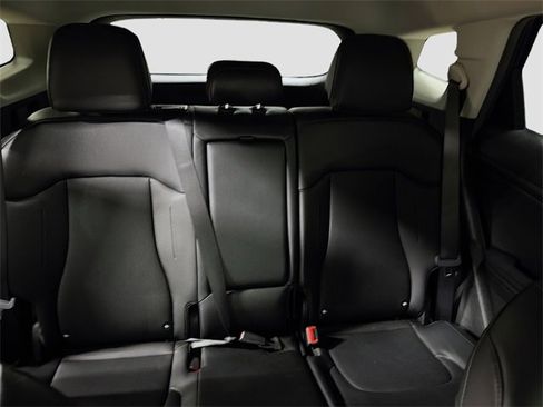 Used 2023 Kia Sportage EX image 28