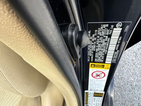 Used 2016 Toyota Camry LE FWD image 20