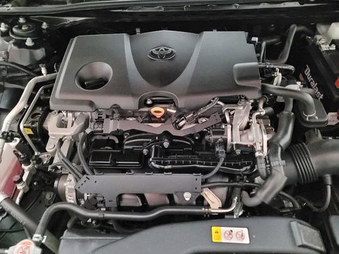 Used 2020 Toyota Camry SE w/ Carpet Mat Package image 30